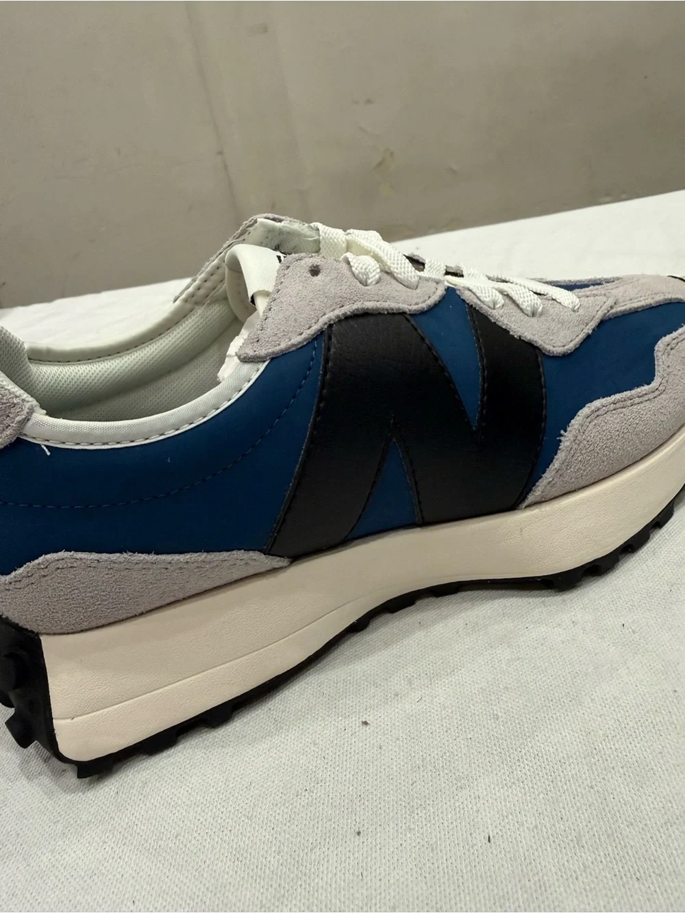New Balance MS327LU1 Unisex Lifestyle Sneaker Blue/ Gray